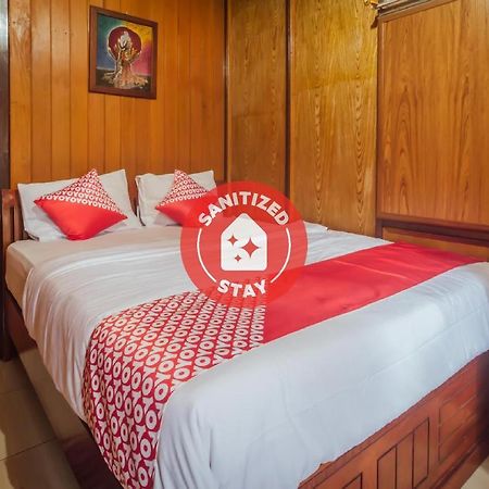 Vaccinated Staff - Oyo 1300 Crecia Guest House Hatu Екстериор снимка