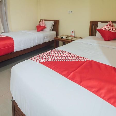 Vaccinated Staff - Oyo 1300 Crecia Guest House Hatu Екстериор снимка