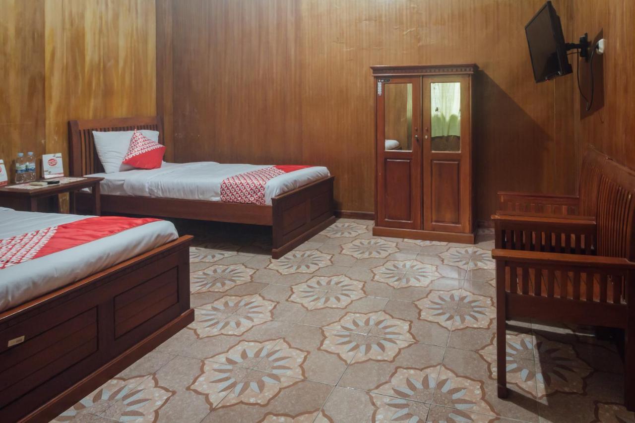 Vaccinated Staff - Oyo 1300 Crecia Guest House Hatu Екстериор снимка