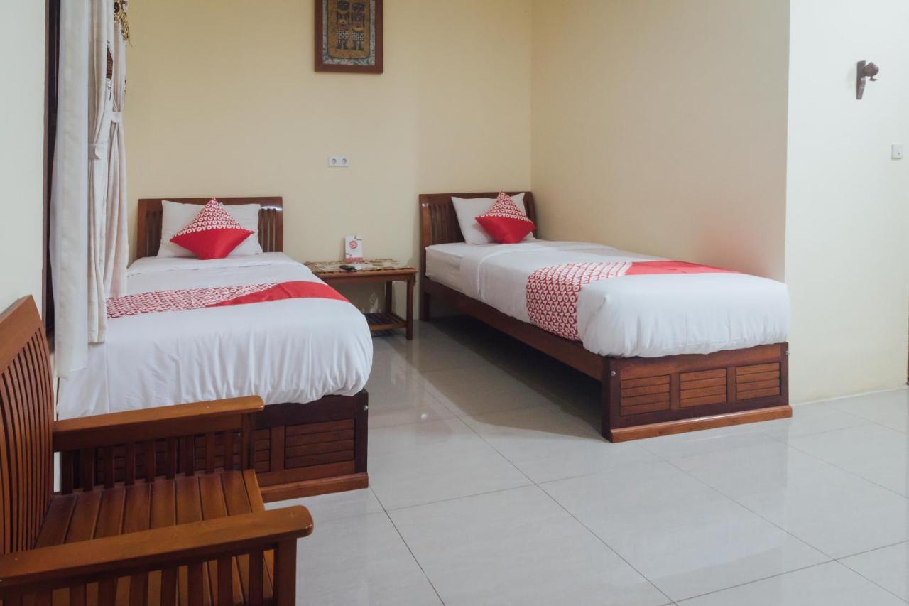 Vaccinated Staff - Oyo 1300 Crecia Guest House Hatu Екстериор снимка
