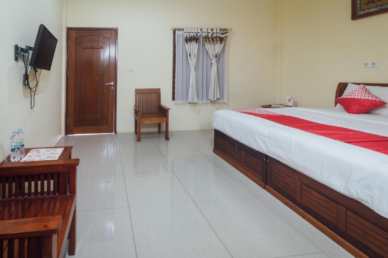 Vaccinated Staff - Oyo 1300 Crecia Guest House Hatu Екстериор снимка