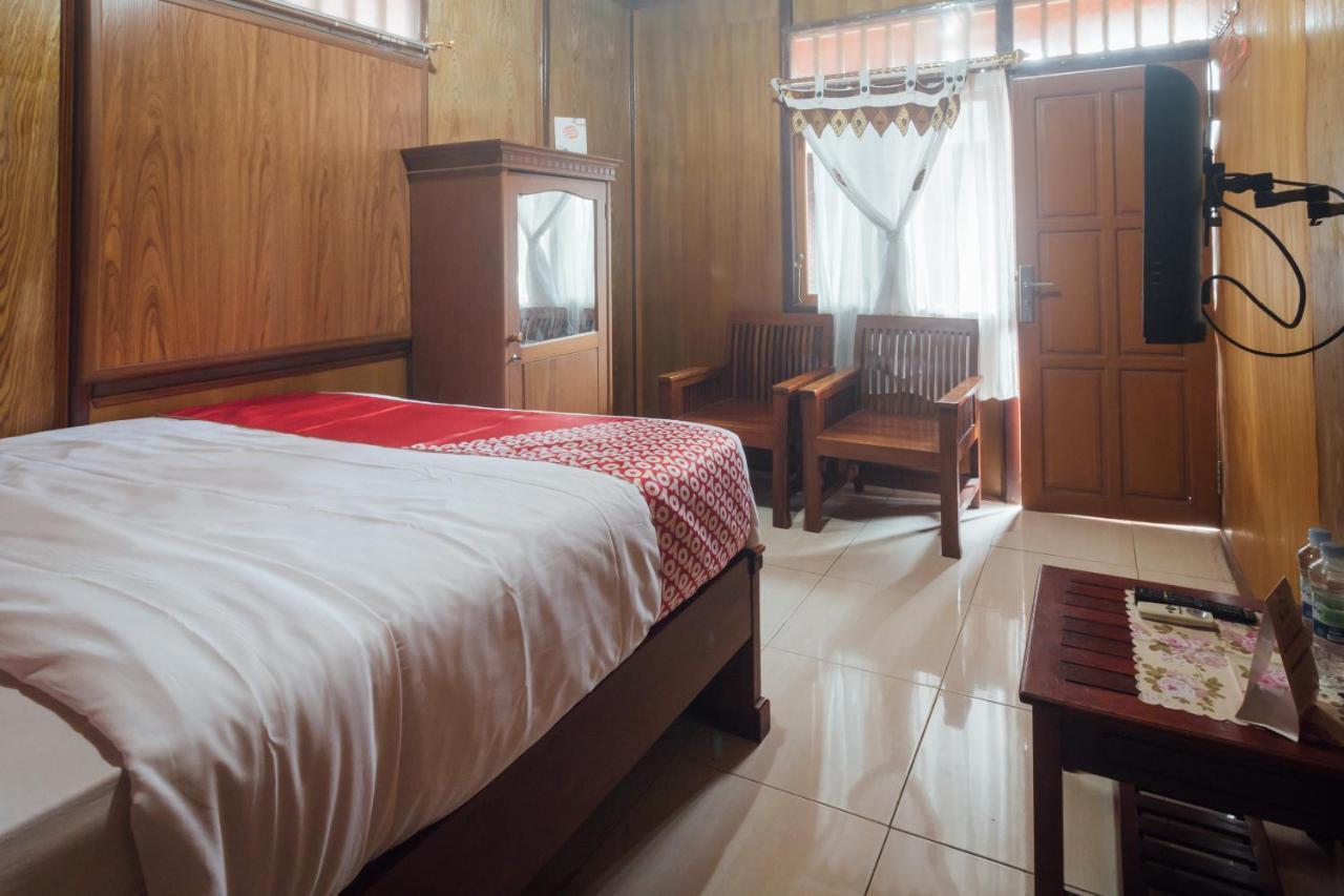 Vaccinated Staff - Oyo 1300 Crecia Guest House Hatu Екстериор снимка
