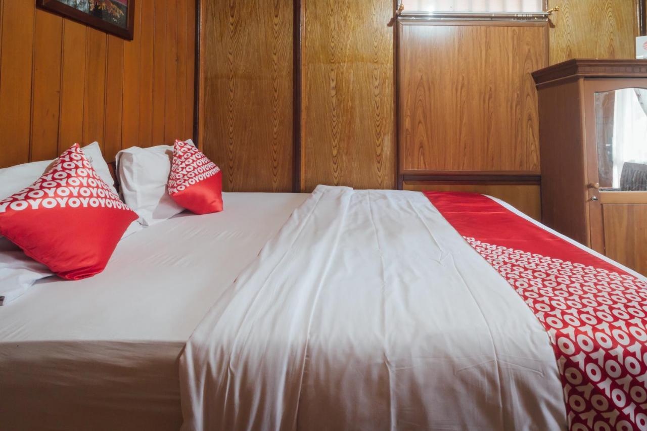 Vaccinated Staff - Oyo 1300 Crecia Guest House Hatu Екстериор снимка