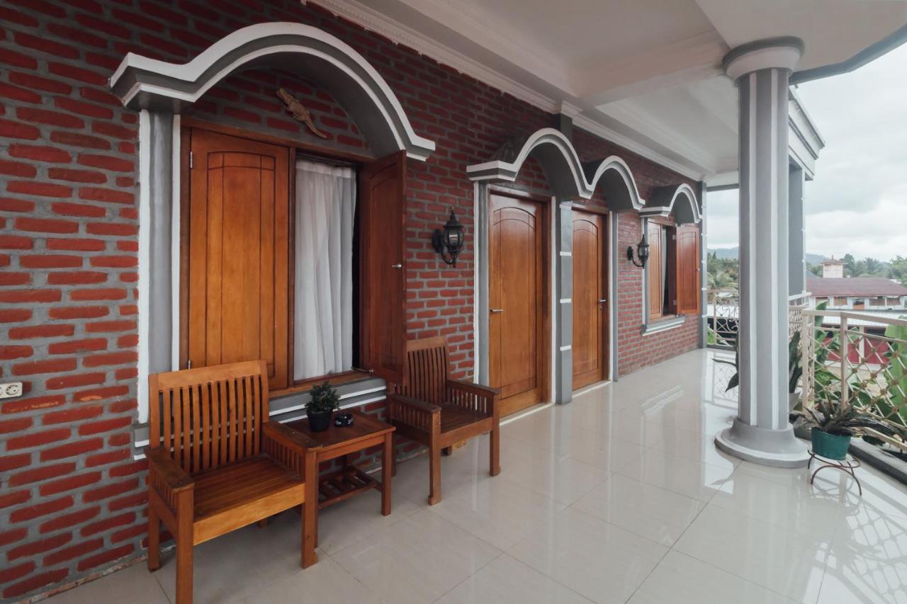 Vaccinated Staff - Oyo 1300 Crecia Guest House Hatu Екстериор снимка
